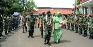 Prajurit Kodam III/Slw Sambut Mayjen TNI Kunto Arief Wibowo