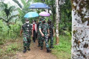 Kasad Tinjau Langsung Kesigapan Penanganan Bencana di Pasaman Barat