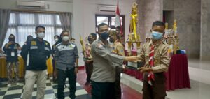 Kasat Binmas Polres Cilegon Polda Banten tutup Lomba Pramuka Saka Bhayangkara.