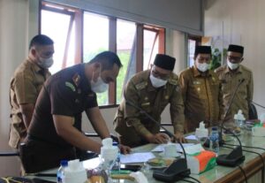 Bupati Gayo Lues Bersama Kajari Tandatangani Nota Kesepahaman Bidang Hukum Perdata dan Tata Usaha Negara