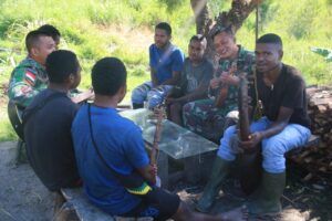 Cara Kreatif Satgas 412 Kostrad Rangkul Para Pemuda Harapan Bangsa Di Pedalaman Papua