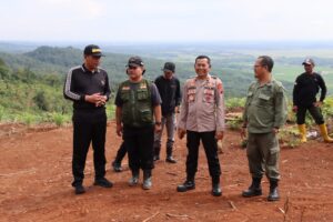 Kapolres Laksanakan Peninjauan Rencana Lahan Ketahanan Pangan Polres Pekalongan