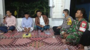 Sampaikan Pesan Kamtibmas Secara Door to door, Bhabinkamtibmas Polsek Ciwandan di Sambut Hangat Oleh Masyarakat