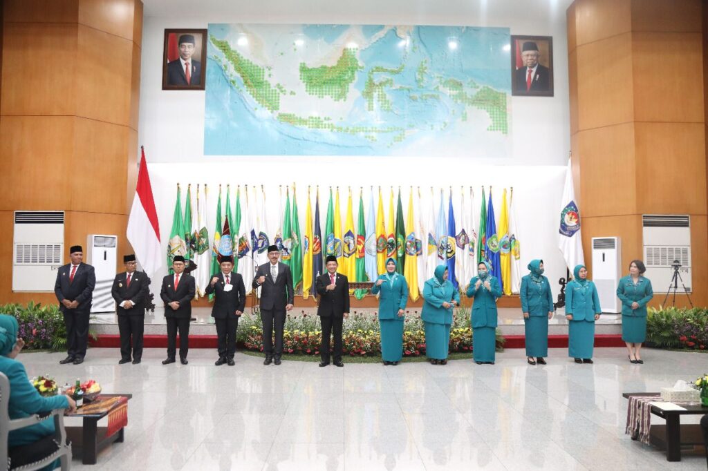Tine Al Muktabar Dilantik Sebagai Penjabat Ketua TP-PKK Provinsi Banten