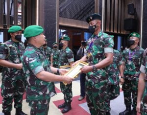 Kasad Beri Penghargaan Kepada 34 Personel TNI AD Atlet SEA Games Vietnam