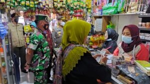 Forkompincam Sukorejo Sidak Stok dan Harga Migor di Sejumlah Toko