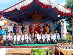 Tradisi Budaya Pelepasan Dan Kelulusan Sekolah Di SDN 2 Sekarwangi Meriah