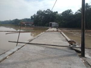 Warga Desa Rangkasbitung Timur : Allhamdulillah Jalan Kami Sudah Di Perbaiki