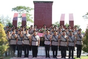 Polres Kendal Ziarah di TMP Kusuma Jati