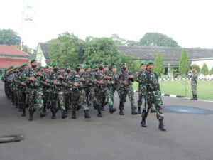 Penuh Semangat Dan Kompak !! Prajurit Korem 064/MY Latihan Defile