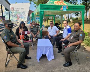 Daeng Jamal Ketua Umum Garda Bintang Timur Gelar Operasi Pasar Minyak Goreng Curah Rakyat Perdana Untuk Masyarakat Kalijodo