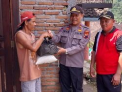Polri Peduli, Polsek Patean Berikan Paket Sembako kepada Warga Kurang Mampu