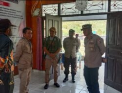 Personel Gabungan Polres Puncak Jaya Turut Amankan Ujian Nasional Tingkat SMA
