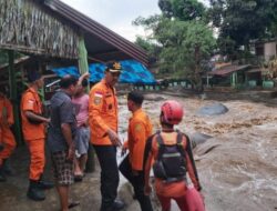 Tim Basarnas Lakukan Penyisiran Banjir Bandang di Sembahe