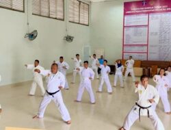 Kalapas Binjai Kanwil Kumham Sumut Theo Adrianus Latihan Bela Diri TAKO Bersama Jajaran