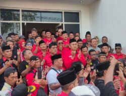 Narjo Serahkan Berkas Formulir Pendaftaran Bakal Calon Bupati Brebes di Kantor DPC PDI Perjuangan Kabupaten Brebes