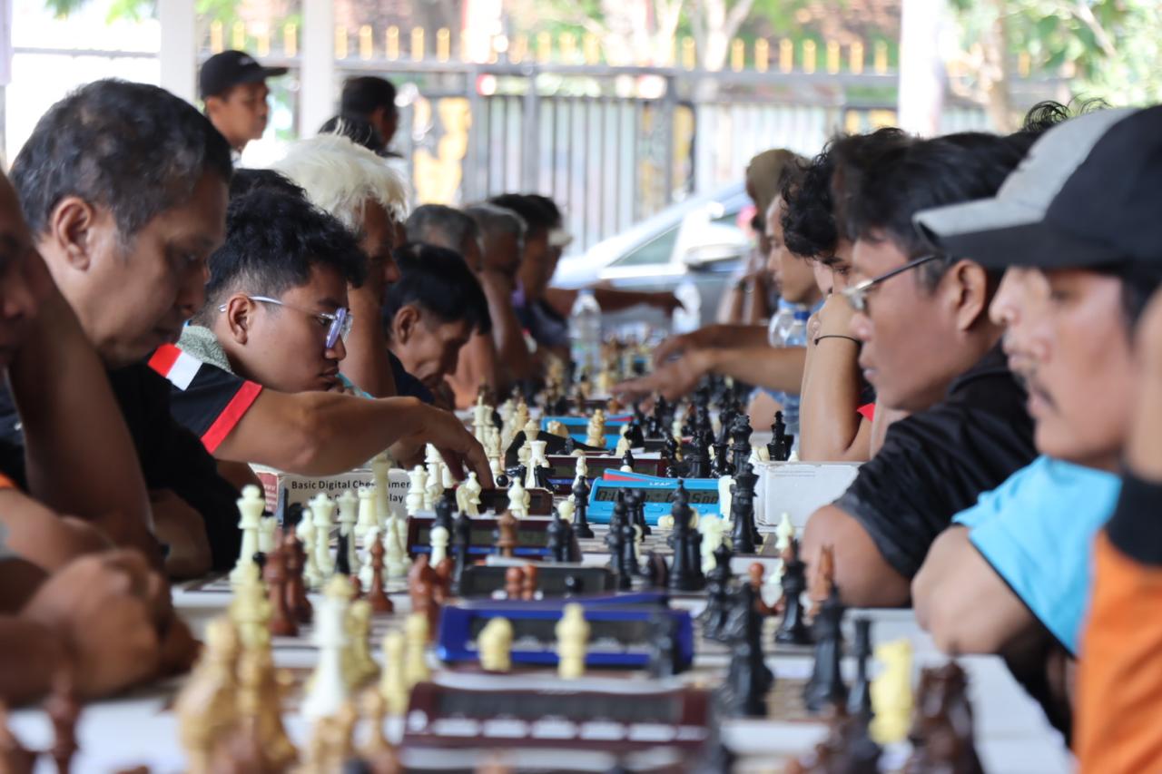 Turnamen Catur Open Nasional Kapolres Kendal Cup 2024 Meriahkan Hari Bhayangkara ke-78