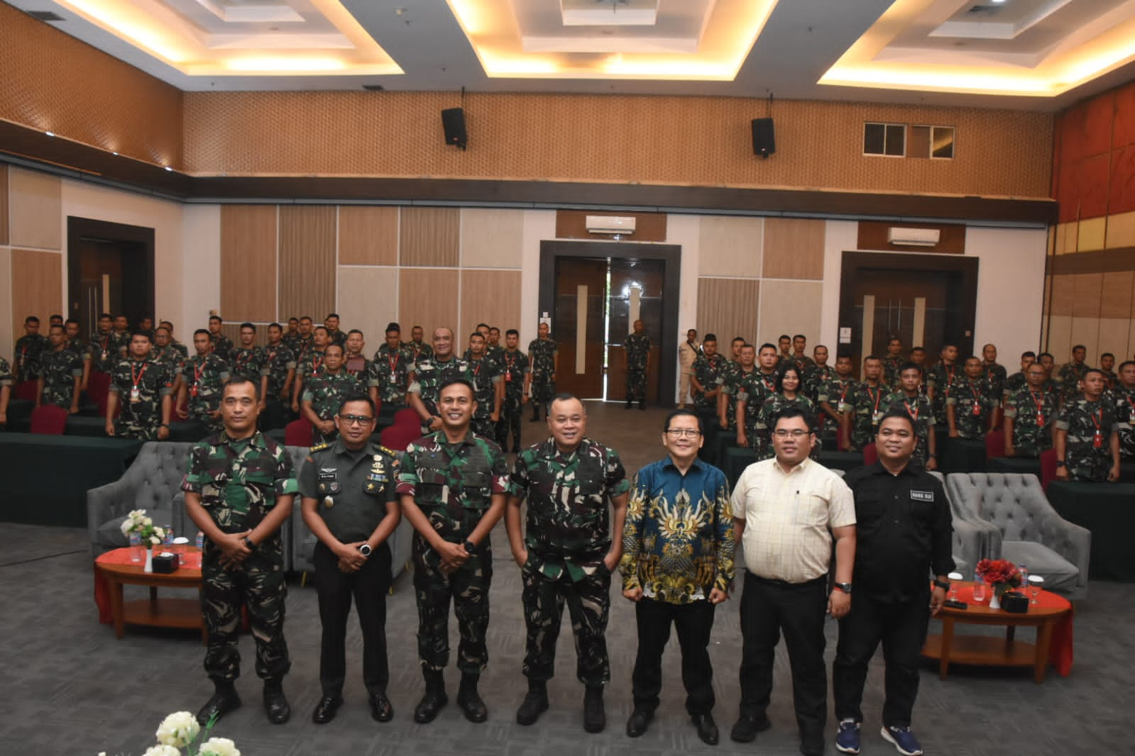 Kolonel Inf Tri Aji Sartono Resmi Menutup Pelatihan Era Digital TNI Angkatan Darat dalam Peningkatan Kemampuan Menulis dan Komunikasi Sosial TA. 2024