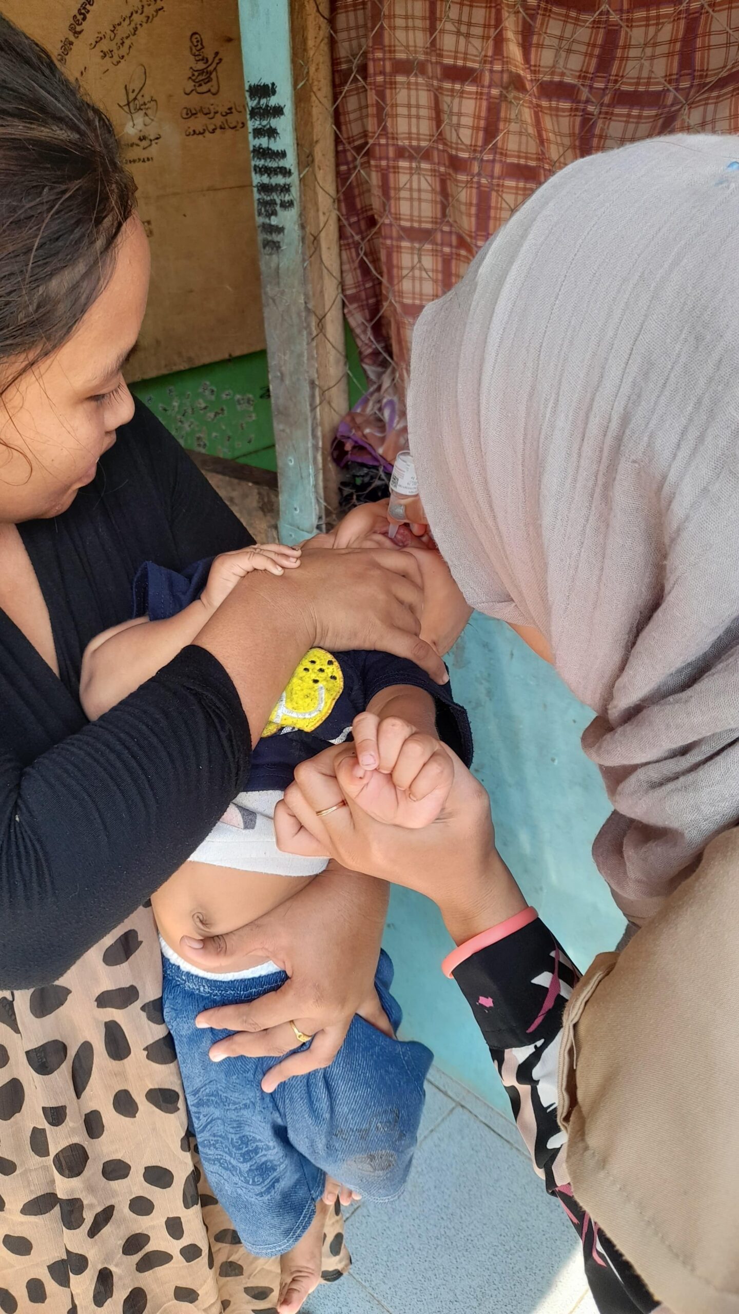 Mahasiswa Kukerta 87 Berpartisipasi Aktif dalam Kegiatan Posyandu dan Pekan Imunisasi Nasional Polio di Desa Parungkujang