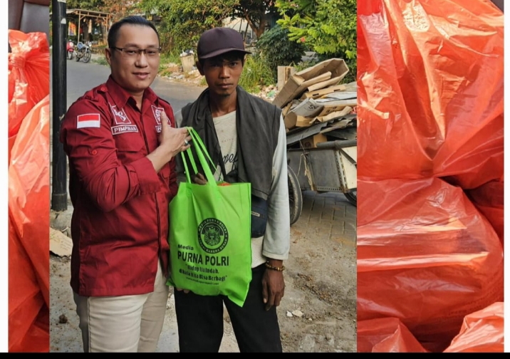 Pimpinan Media Purna Polri, Noven Saputera S.H Turun Kejalan Berbagi Kasih Berikan Paket Sembako