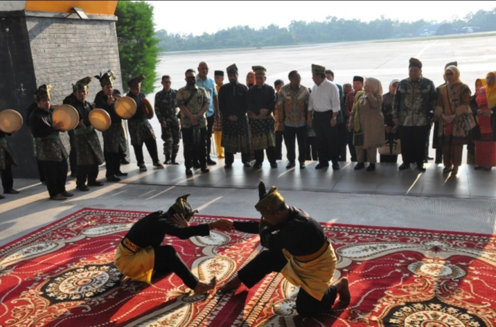 Danrem 031/WB Sambut Kedatangan Ketua Mahkamah Agung di Pekanbaru