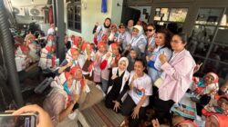 Jaringan 98 & KPIM Gelar Door to Door bersama Atalia Praratya Ridwan Kamil di Jakarta Selatan