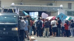 Bikin Kisruh, Ratusan Masyarakat Jagabaya Geruduk DPRD Lebak