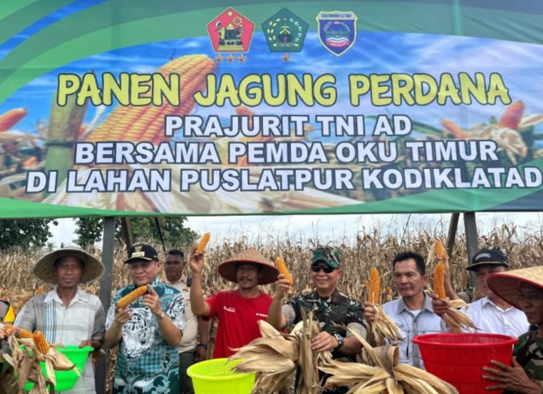 Dukung Asta Cita Presiden, Danpuslatpur Kodiklatad Panen Jagung Perdana