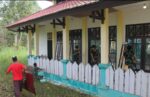 Prajurit Satgas Pamtas RI-Malaysia Yonkav 3/AC Gelar Karya Bakti di Mushola AT-Taqwa Badau