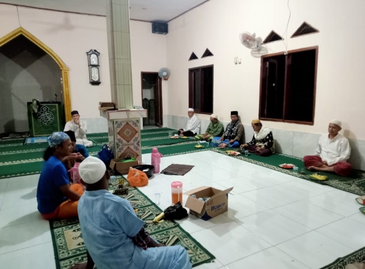 Tingkatan Ukuwah Islamiah, Warga Kampung Kayumanis Menggelar Pengajian Rutin