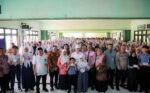 Serahkan Buku Tabungan Program Sekolah Gratis, A Dimyati Natakusumah Yakini Bakal Tingkatkan Kualitas Pendidikan Provinsi Banten