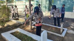 Penuh Hormat, Polwan Polres Tegal Peringati Hari Jadi dengan Tabur Bunga di TMP