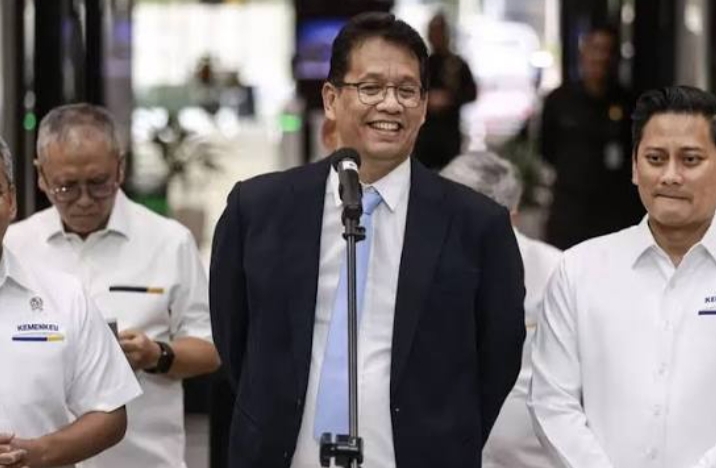 Panas-panas Tai Ayam Fenomena Purbaya Menteri Terbaik Prabowo, Alami Atau Rekayasa Sistematis?